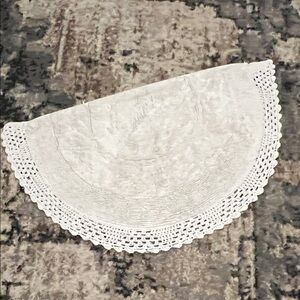 Crochet Lace Half-Moon Bathroom Rug
